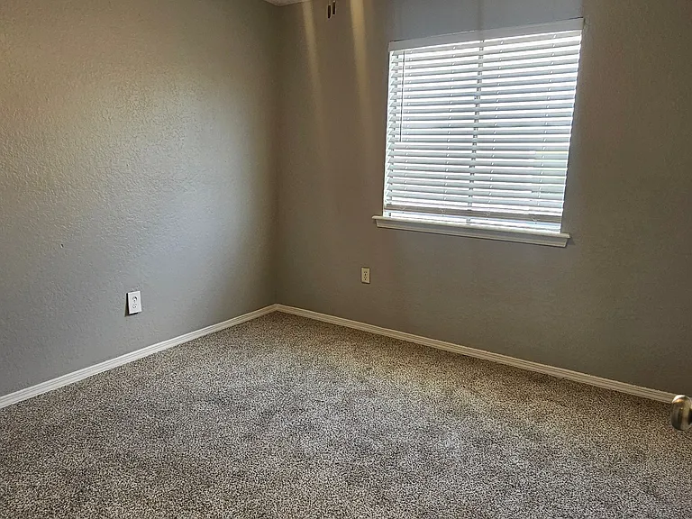 519 W Quantico St #519 — Photo 5