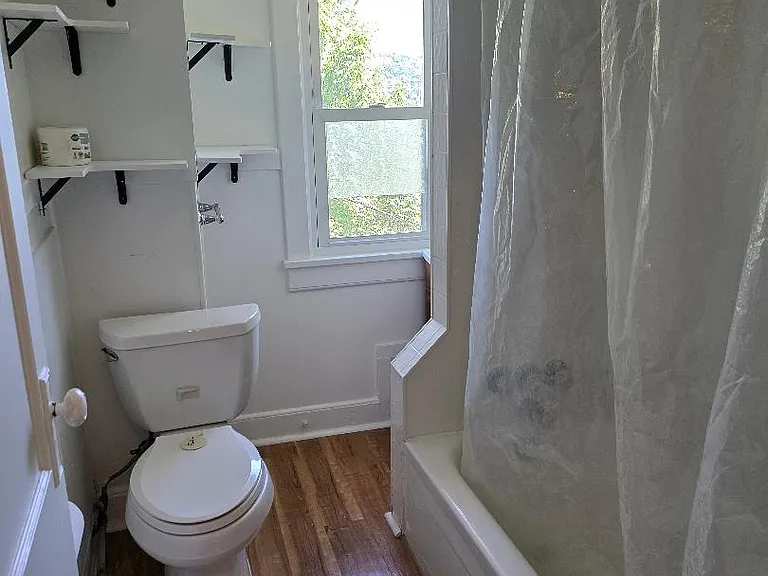 425 Mount Vernon Ave — Photo 8