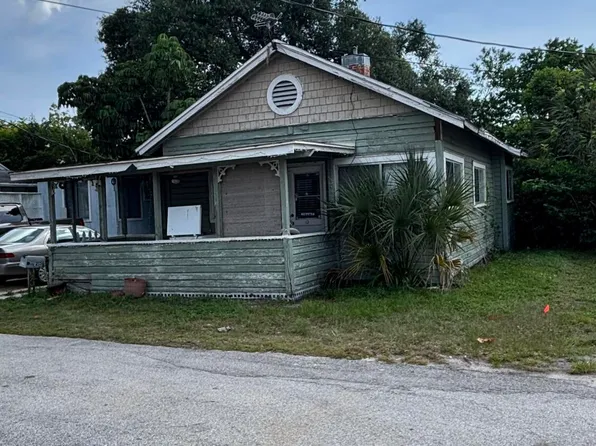 215 Alma Ct, New Smyrna Beach, FL 32168