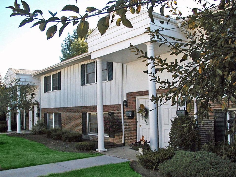 1st image of 135 W Satin St