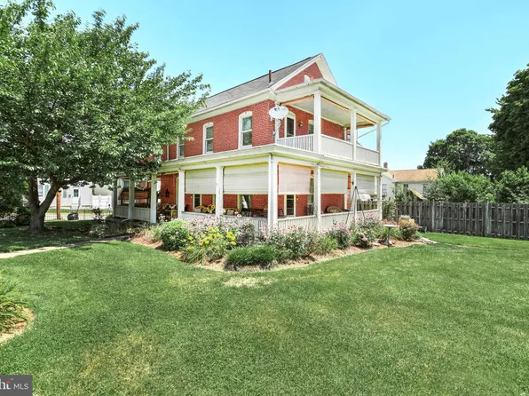 38 W Forrest Ave, Shrewsbury, PA 17361