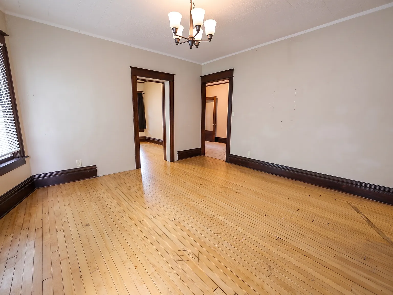 4 bed, 1522 sqft, $3,749 — Photo 3