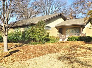 131 W Woodbury Dr, Garland, TX 75041