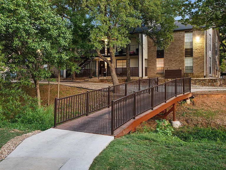 C242530_BristolGrapevine_Twilight_Walkway_01-2