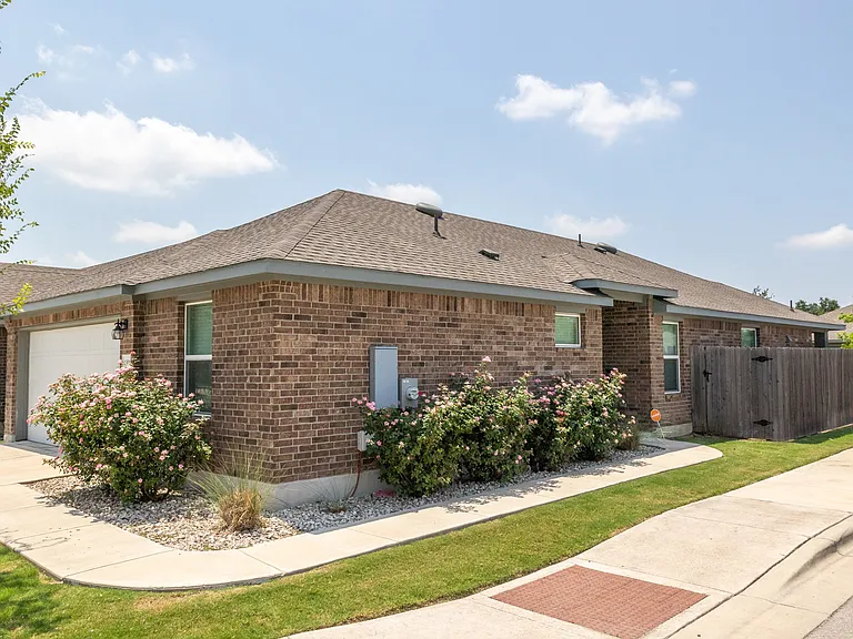 1420 Walden Pond Dr — Photo 19