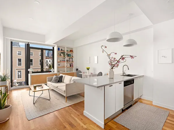 122 West St APT 2P, Brooklyn, NY 11222