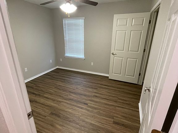5th image of 8925-8927 S 28th St