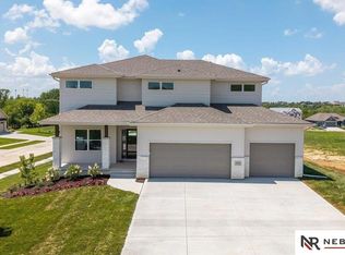 10516 S 117th St, Papillion, NE 68046
