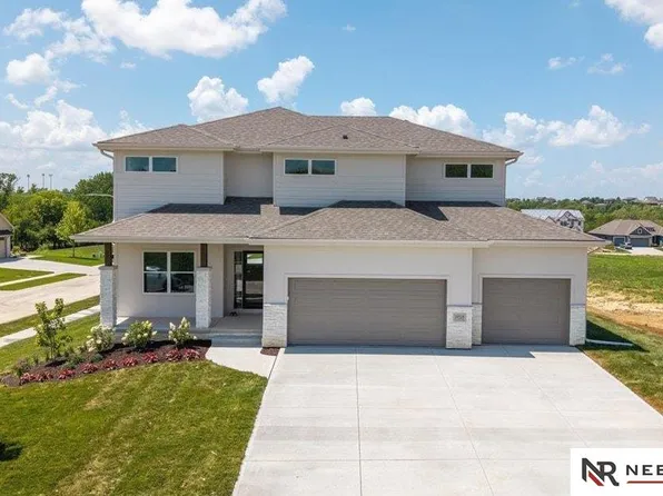 10516 S 117th St, Papillion, NE 68046