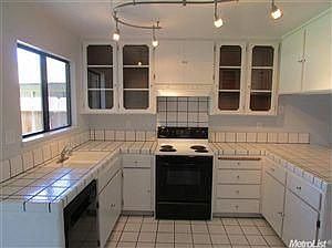 3rd image of 2725 Jeannie Ct