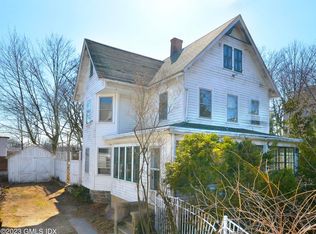 122 Pine St, Greenwich, CT 06830
