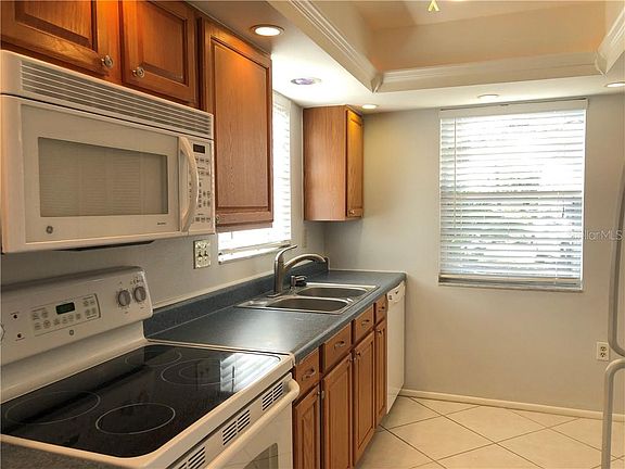 4th image of 1211 Tallywood Dr