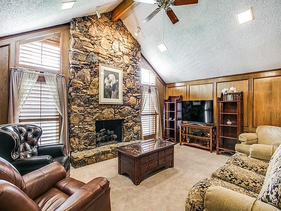 2nd image of 2229 Chula Vista Dr