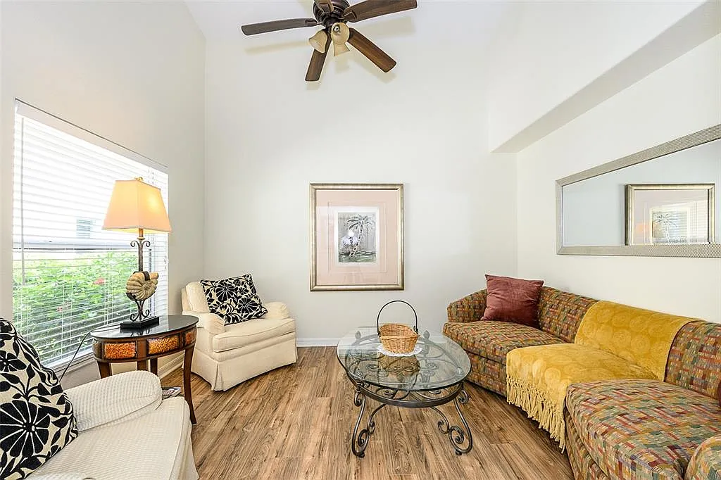 2 bed, 2.0 bath, 1451 sqft, $4,200 — Photo 3