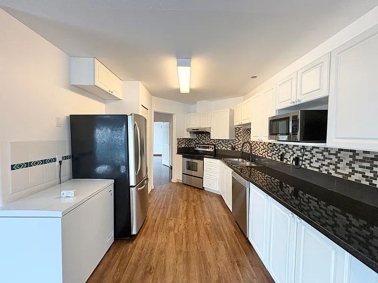 45745 Princess Ave #204 — Photo 8