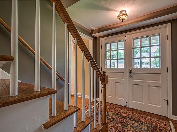 2nd image of 4568 Stoneledge Ln