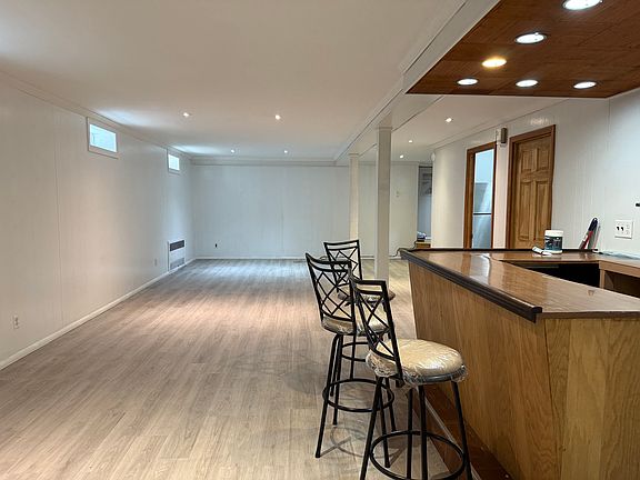 2nd image of 1307 E 55th St #Basement
