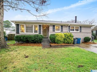672 Oakmoor Dr, Homewood, AL 35209