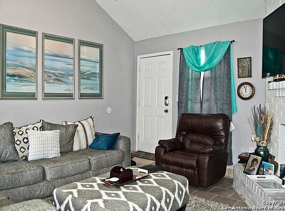 3rd image of 6218 Candleview Ct