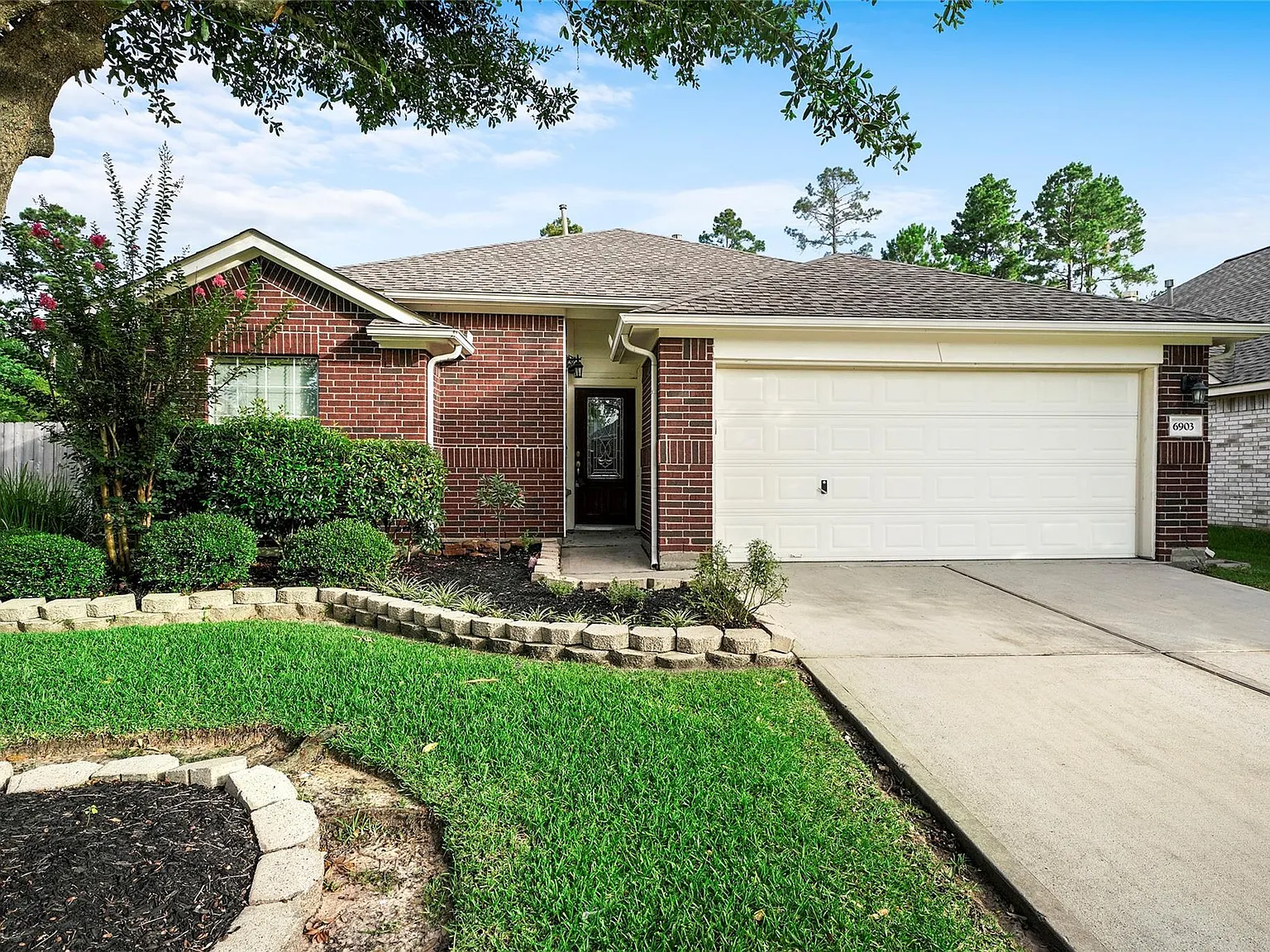 3 bed, 2.0 bath, 1674 sqft, $2,500 — Photo 3