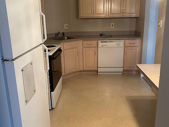 4th image of 2112 Acacia Park Dr #2102