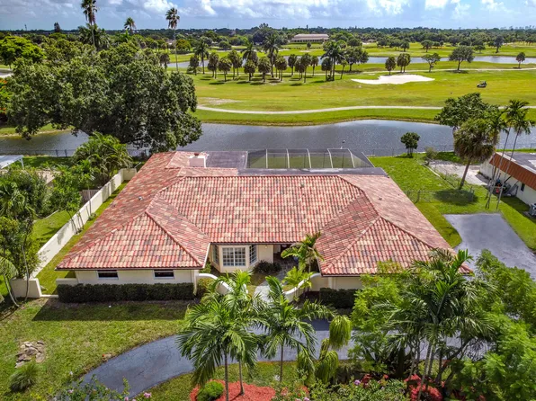 300 W Tropical Way, Plantation, FL 33317