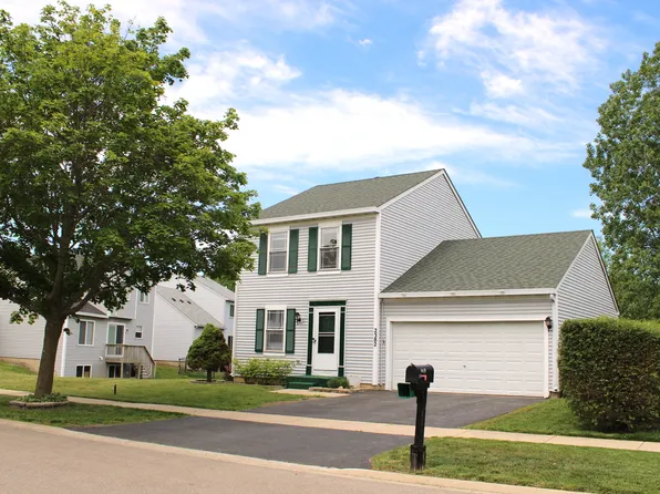 2382 N Quaker Hollow Ln, Round Lake Beach, IL 60073