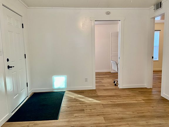 3rd image of 2309 E Willamette Ave