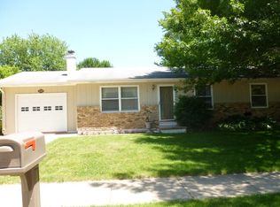 1947 Grantwood Dr, Iowa City, IA 52240