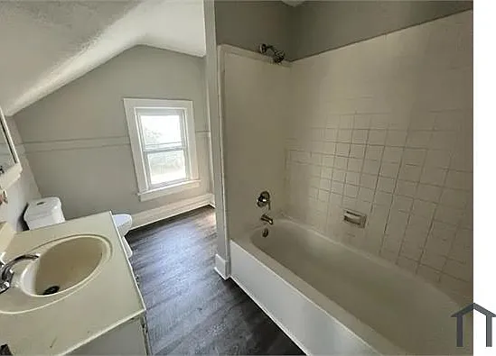 1118 Van Buren St #1 — Photo 7