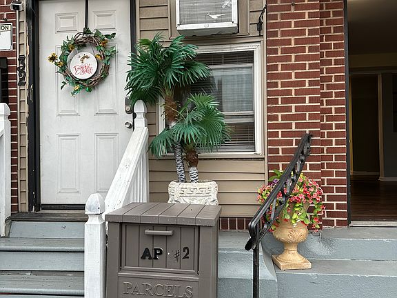 2nd image of 32 N Lehigh Ave Unit 2