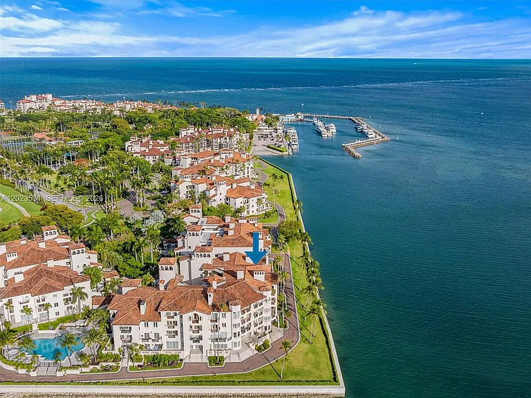 2425 Fisher Island Dr #5205 — Photo 40