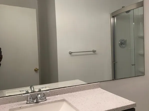 3208 Golf View Dr, Newark, DE 19702