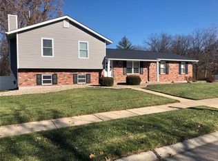 1680 Foxglove Dr, Saint Charles, MO