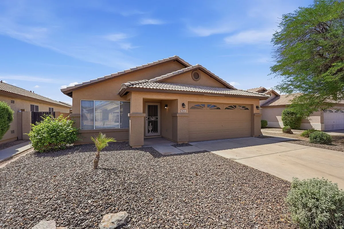 Building Photo - 8621 W Shaw Butte Dr