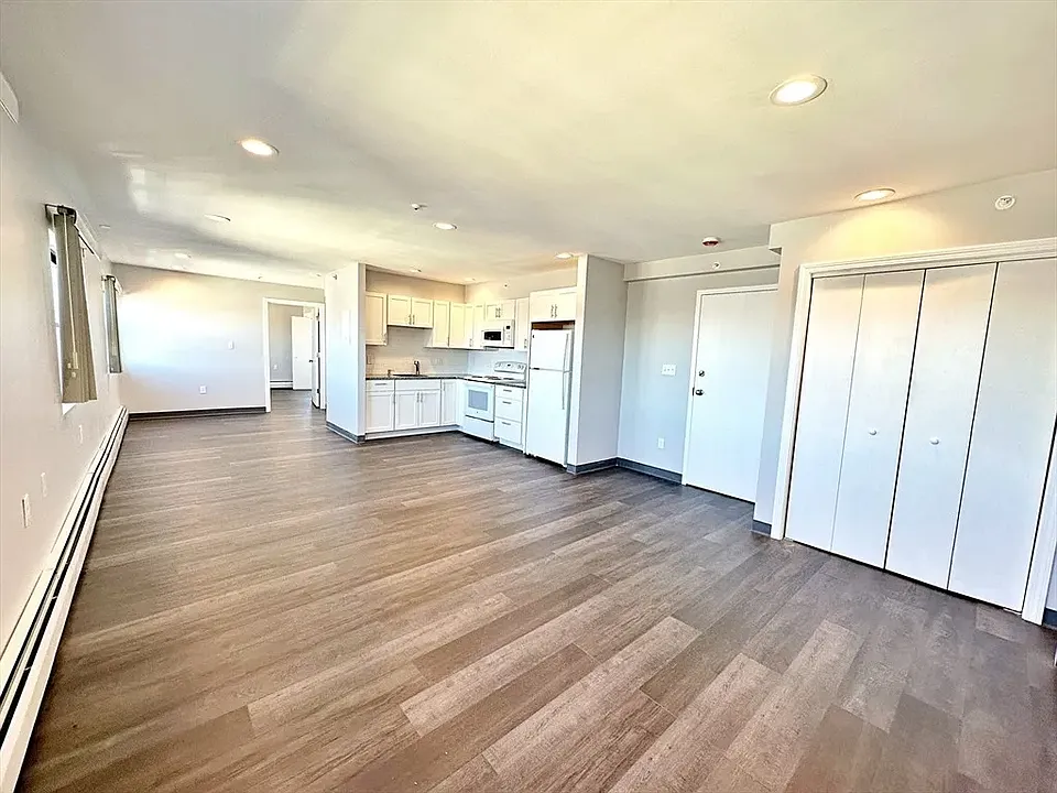 72 Marginal St #601