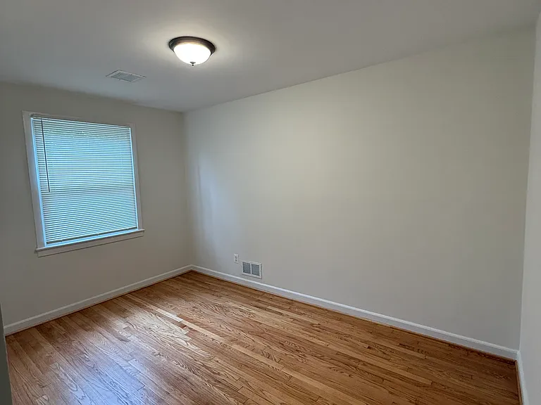 4325 Maple Ave — Photo 11
