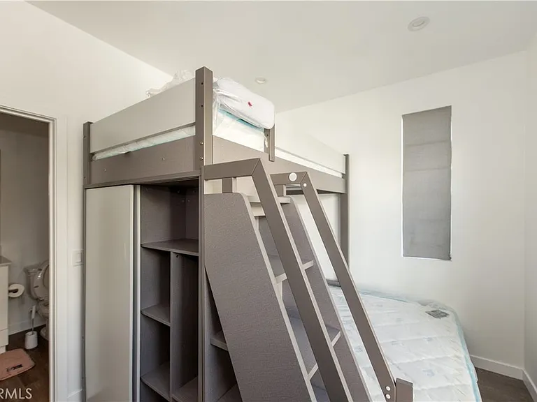 2208 Synergy — Photo 16