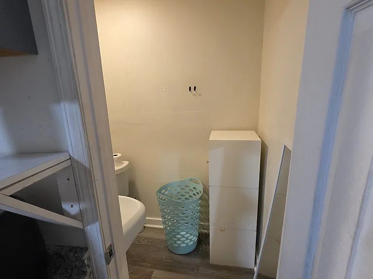 2886 Randall St #4 — Photo 6