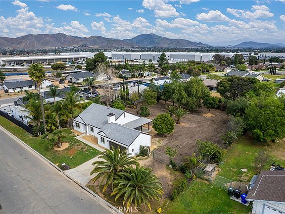 3rd image of 4856 Poinsetta Pl