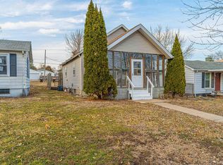 544 3rd St, Lincoln, IL 62656