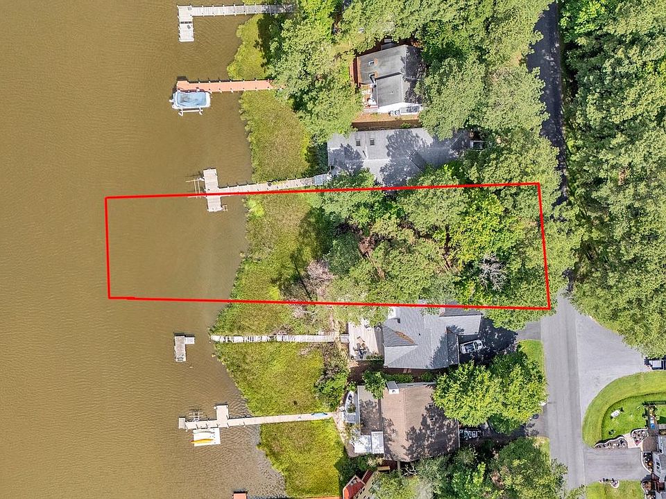 1st image of 72 Boston Dr