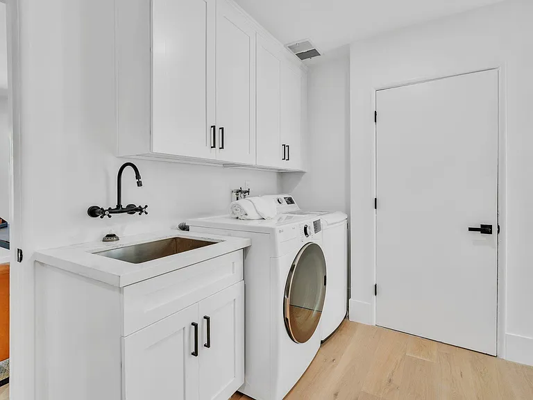 15440 Hamner Dr — Photo 32