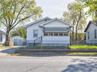 877 State St, Wood River, IL 62095