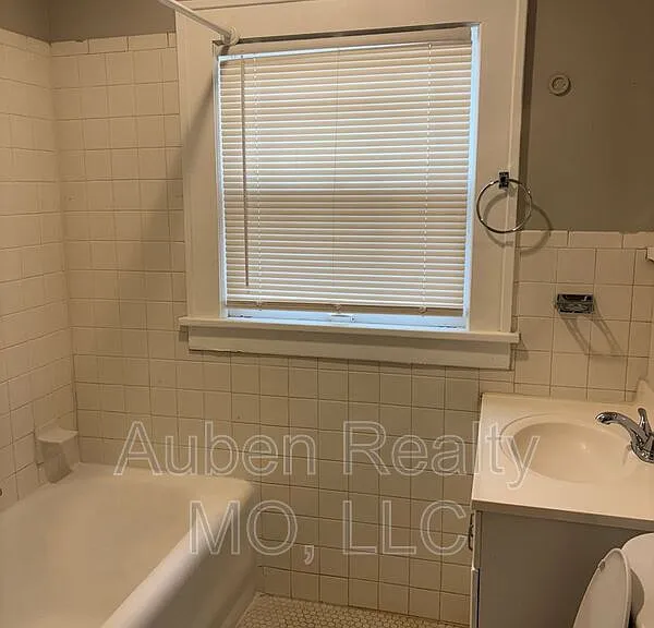 5304 Harrison St — Photo 10