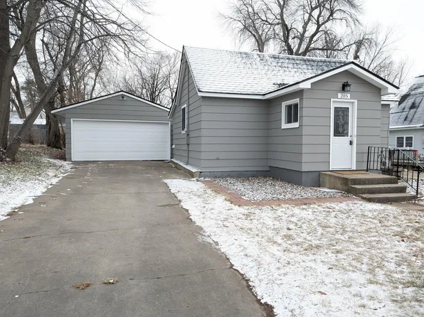 205 Minnesota St W, Cannon Falls, MN 55009