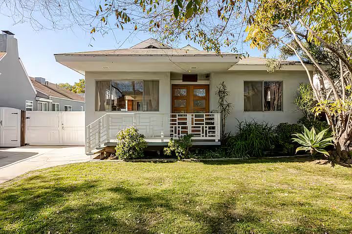 1st image of 1427 Carmona Ave