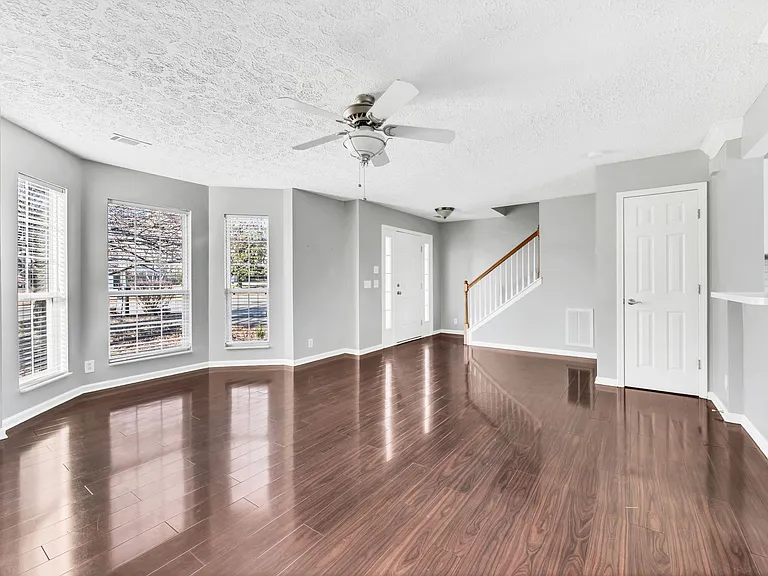 121 Deer Ridge Ln — Photo 11