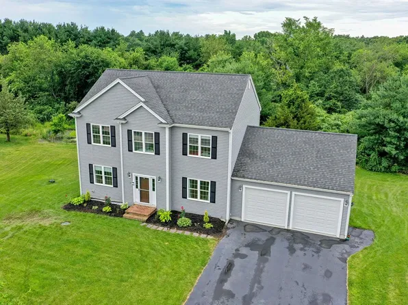 18 McKenzi Ln, Mansfield, MA 02048