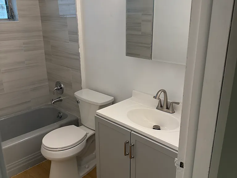 220 Holloway Dr #6 — Photo 4